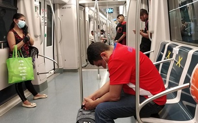 Line 2 of Panama's subway donated masks